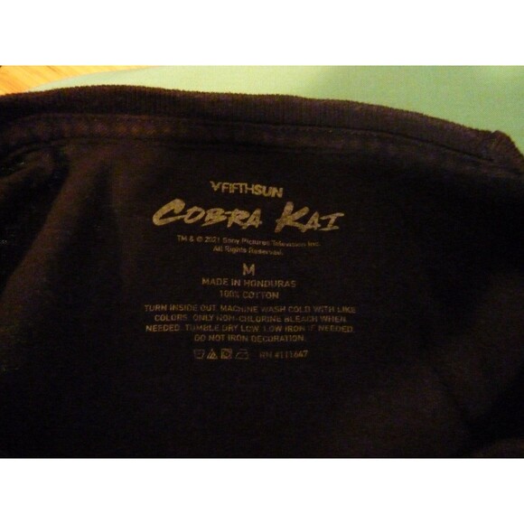Cobra Kai-Black T-Shirt-sz M - Picture 4 of 4